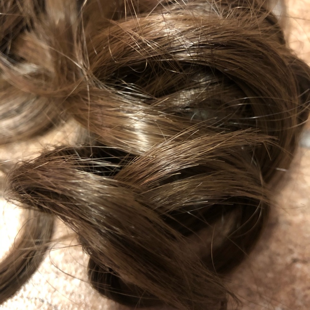 Invisible Remy Hair Extension - Picture 3 of 5